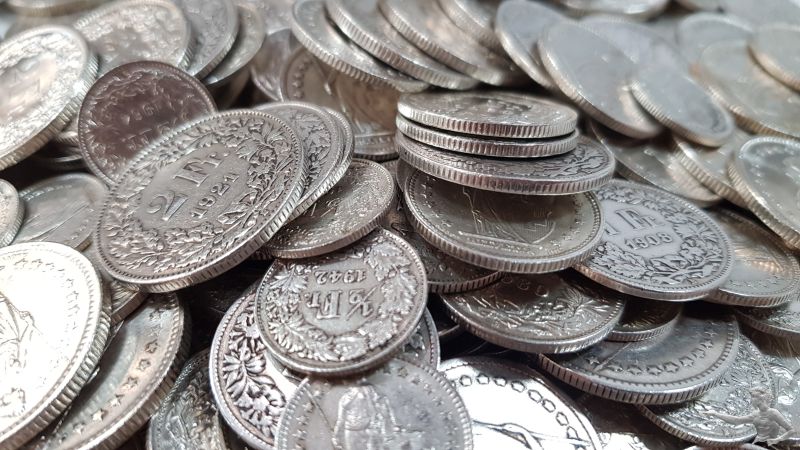 1 kg Schweizer Silbergeld 835/1000 (1/2 Fr., 1 Fr., 2 Fr. bis max. 1967)